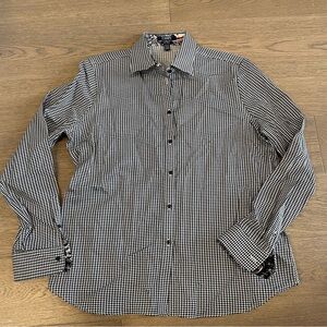 CHAPS Black and White pattern no iron button up blouse